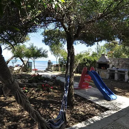別荘 Summer House On The Sandy Beach レフキンミ