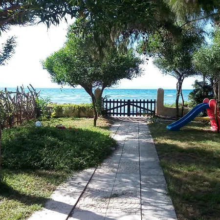Summer House On The Sandy Beach * レフキンミ